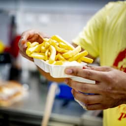 Supermarkt snoept snackbar en maaltijdbezorger steeds meer klanten af